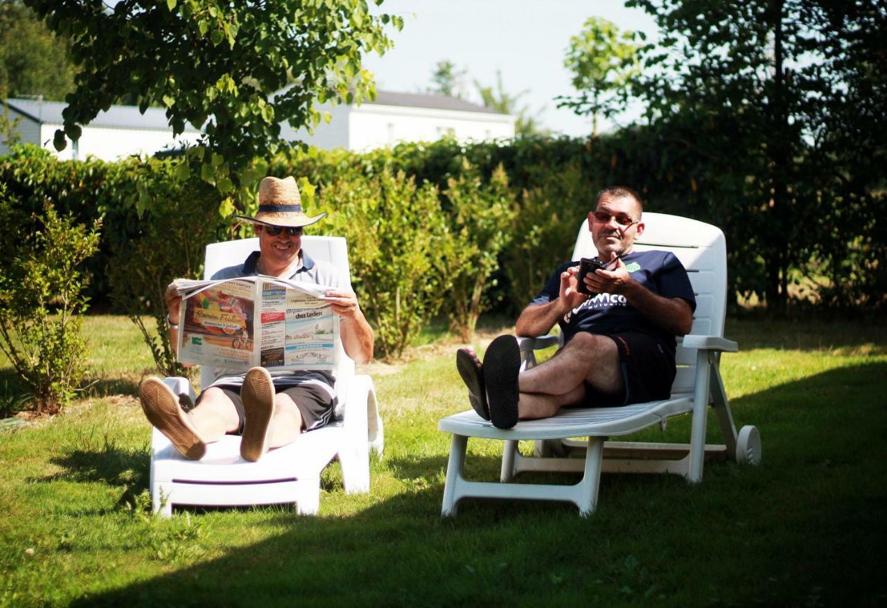 Camping Au Pre De L'Etang Sainte-Foy  ภายนอก รูปภาพ